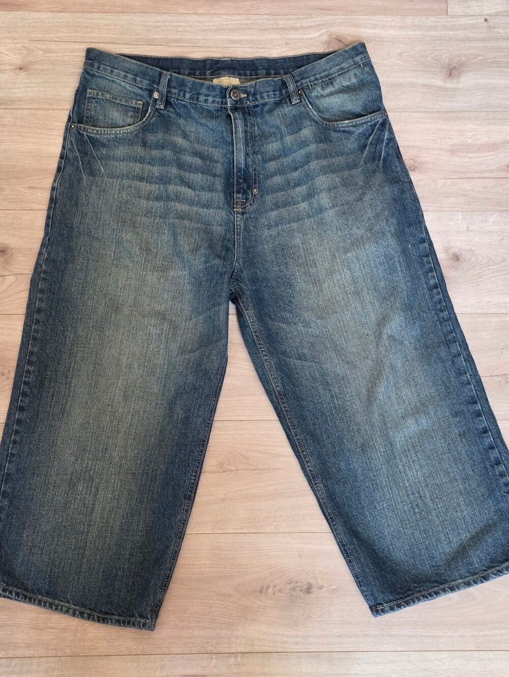 G-Unit Men's 38" Medium Wash Straight Leg Cropped Denim Jeans Logo 5-Pocket Y2K